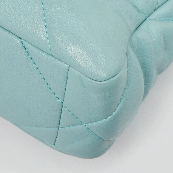 Chanel Green Quilted Lambskin Leather Chanel 19 Small Flap Bag - Picture 4 of 11